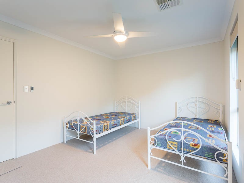 21 Harcourt Drive, Hillarys WA 6025