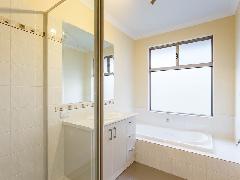 21 Harcourt Drive, Hillarys WA 6025