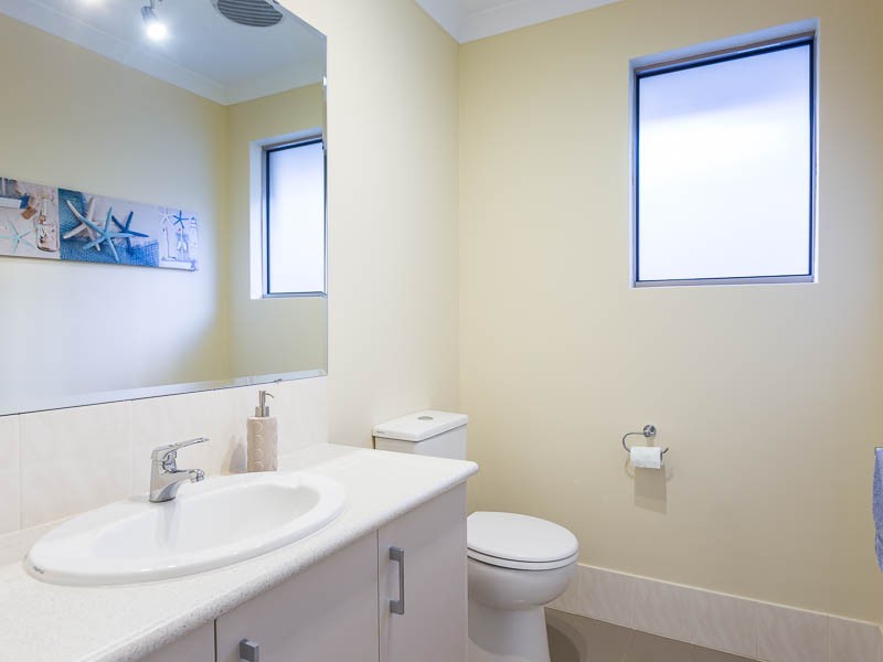 21 Harcourt Drive, Hillarys WA 6025