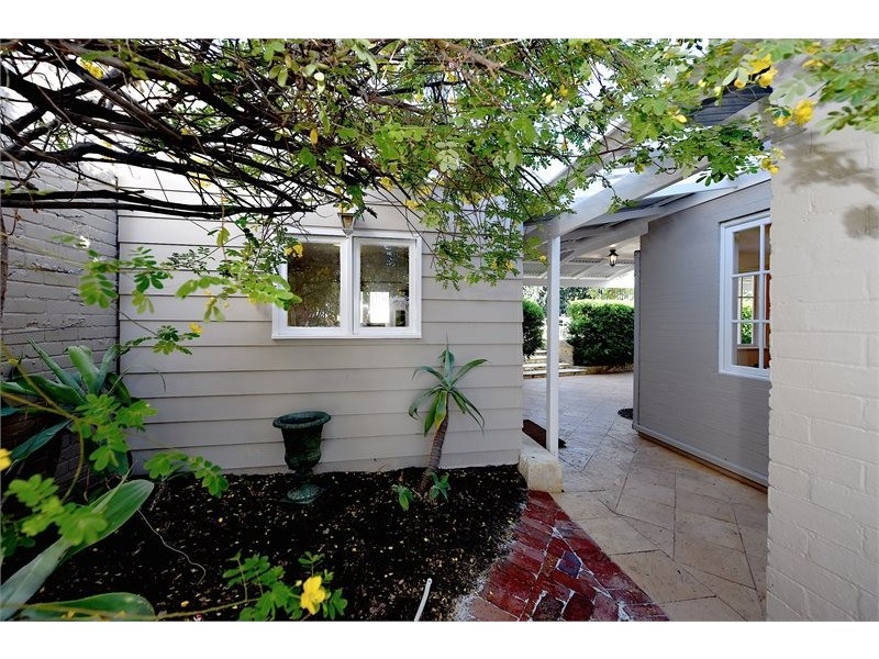 7 Melville Street, Cottesloe WA 6011