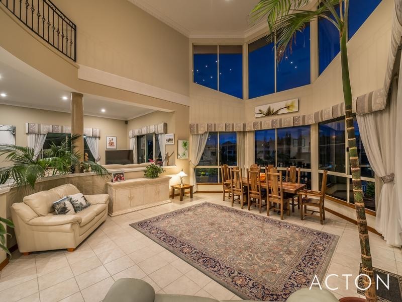 15 Clarecastle Retreat, Mindarie WA 6030