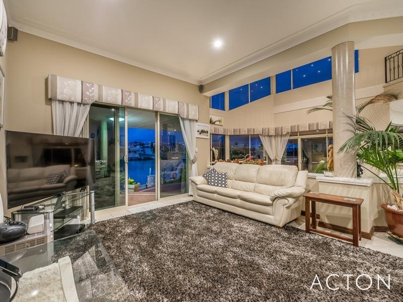 15 Clarecastle Retreat, Mindarie WA 6030