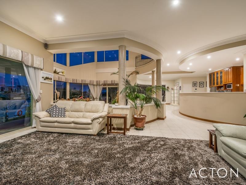 15 Clarecastle Retreat, Mindarie WA 6030
