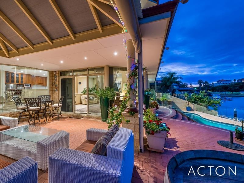 15 Clarecastle Retreat, Mindarie WA 6030