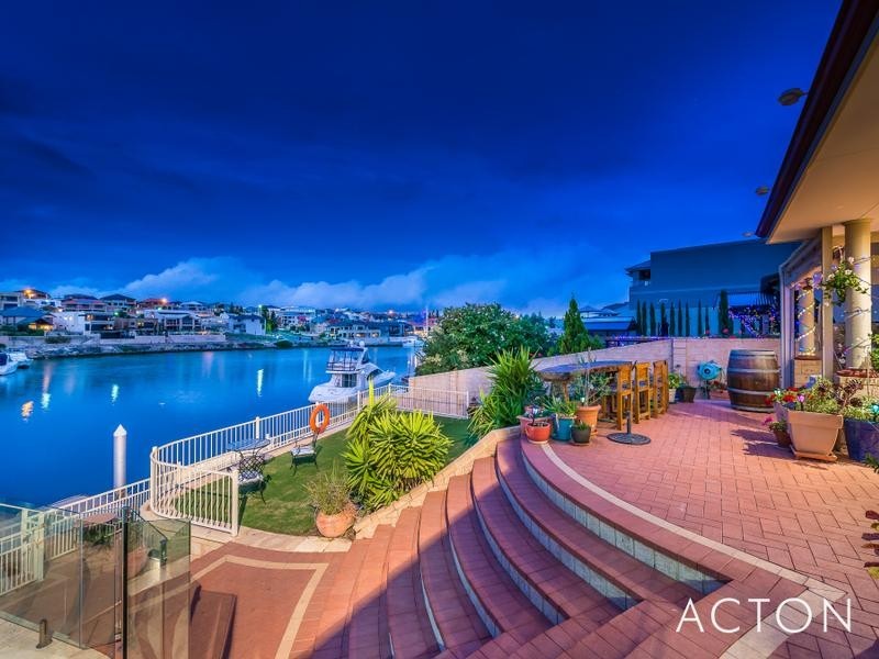 15 Clarecastle Retreat, Mindarie WA 6030