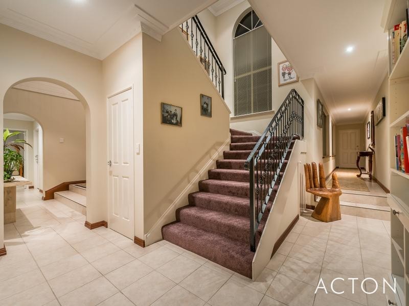 15 Clarecastle Retreat, Mindarie WA 6030