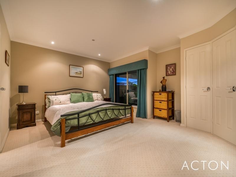 15 Clarecastle Retreat, Mindarie WA 6030