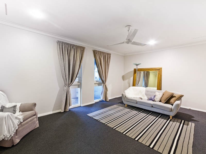 14 Batavia Place, Kallaroo WA 6025