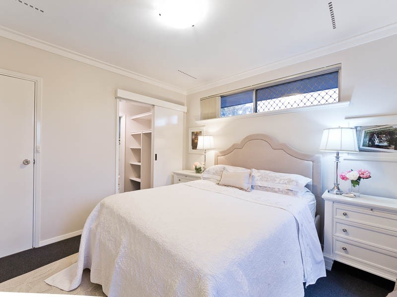 14 Batavia Place, Kallaroo WA 6025