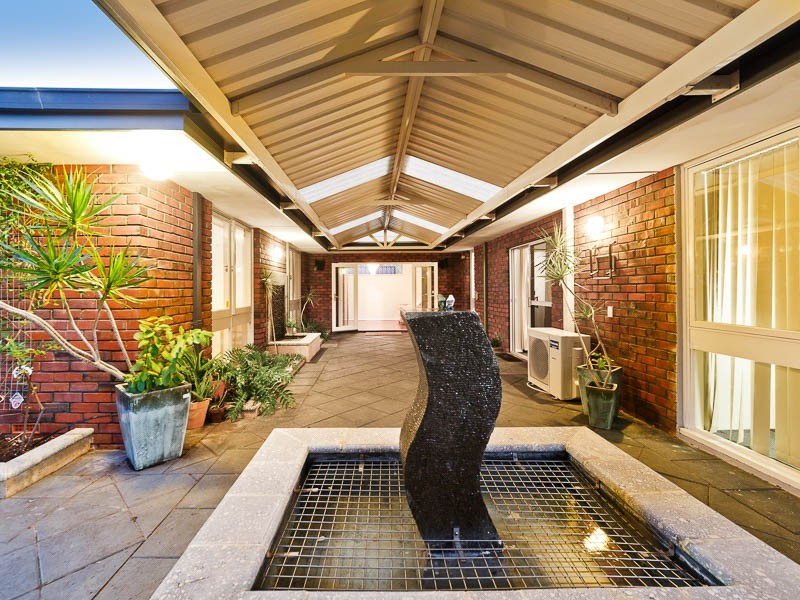 14 Batavia Place, Kallaroo WA 6025