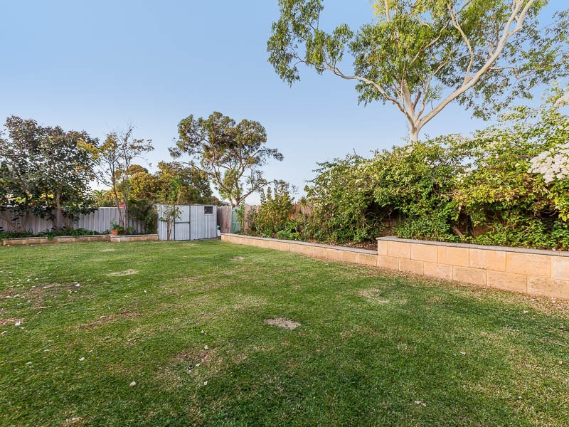 14 Batavia Place, Kallaroo WA 6025