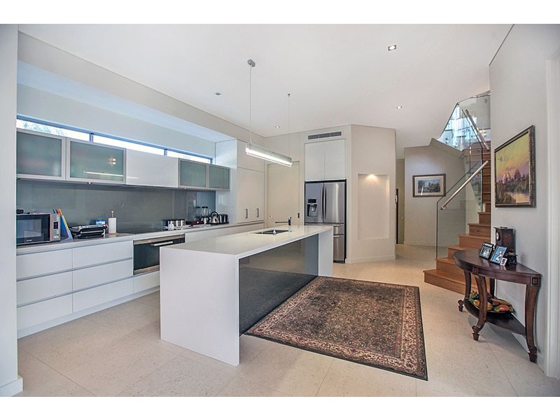 2 Gali Lane, City Beach WA 6015