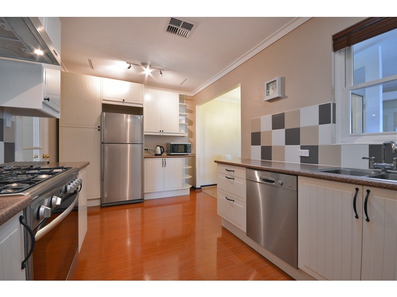 34 Banks Avenue, Hillarys WA 6025