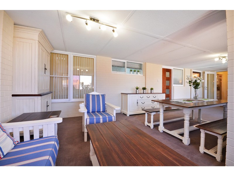 34 Banks Avenue, Hillarys WA 6025