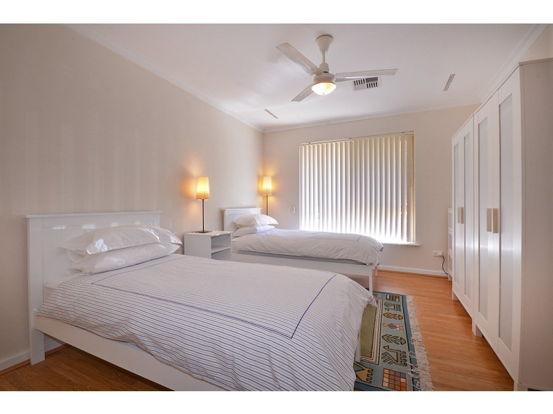 34 Banks Avenue, Hillarys WA 6025