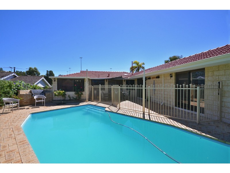 34 Banks Avenue, Hillarys WA 6025