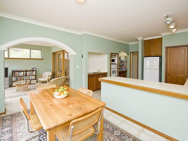 15 Wayeela Place, City Beach WA 6015