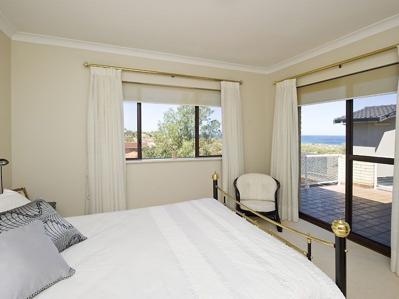 15 Wayeela Place, City Beach WA 6015