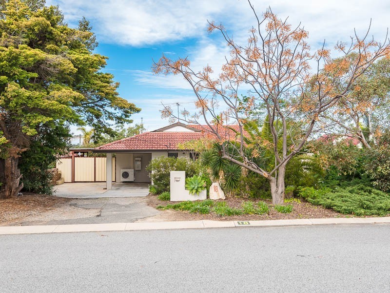 18 Tremont Place, Craigie WA 6025