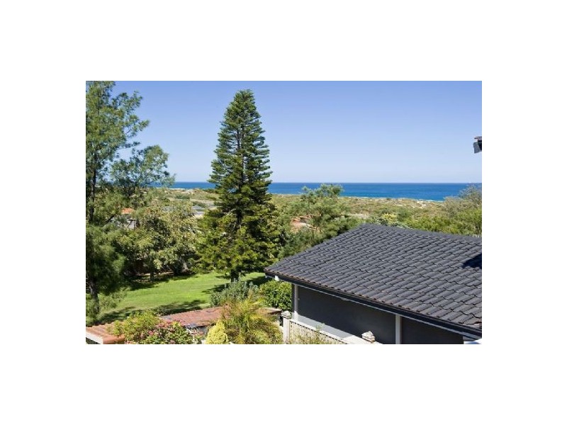 15 Wayeela Place, City Beach WA 6015