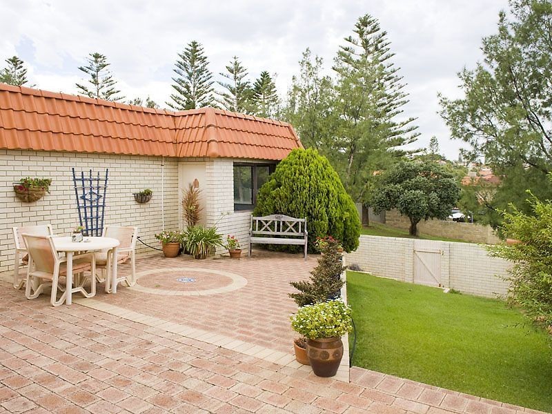 15 Wayeela Place, City Beach WA 6015