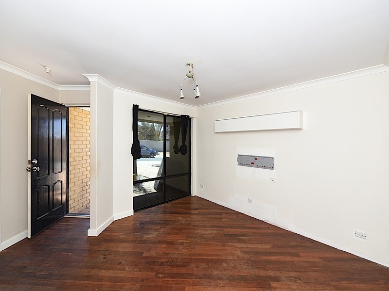 40 Gaby Way, Marangaroo WA 6064