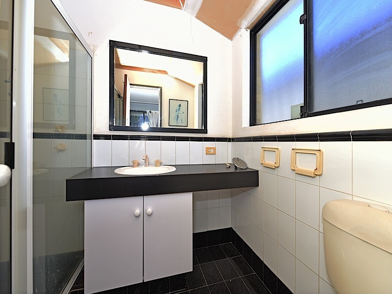 40 Gaby Way, Marangaroo WA 6064