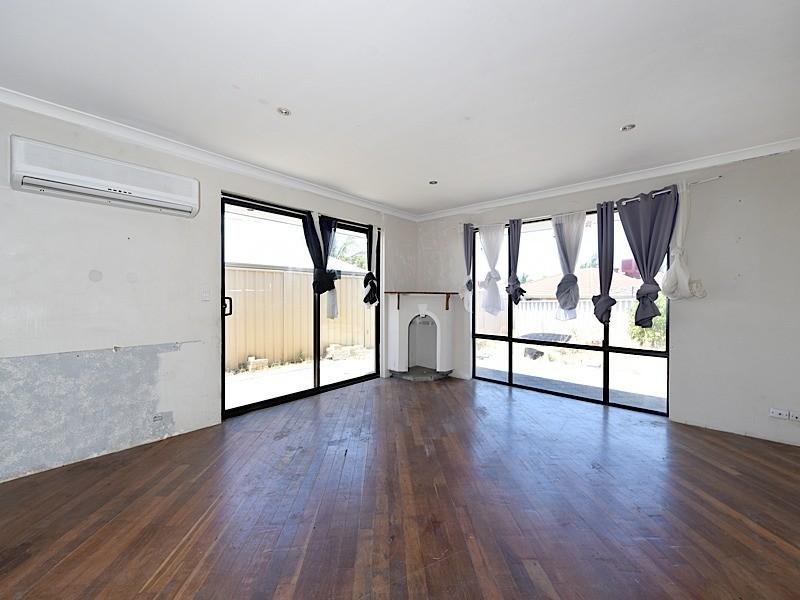 40 Gaby Way, Marangaroo WA 6064