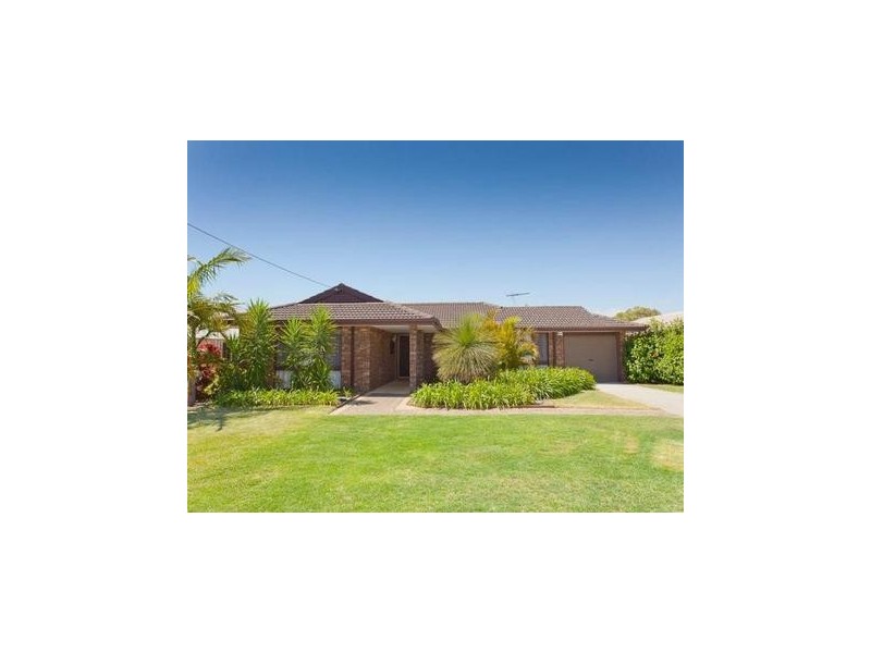 9 Holmesfield Crescent, Carine WA 6020