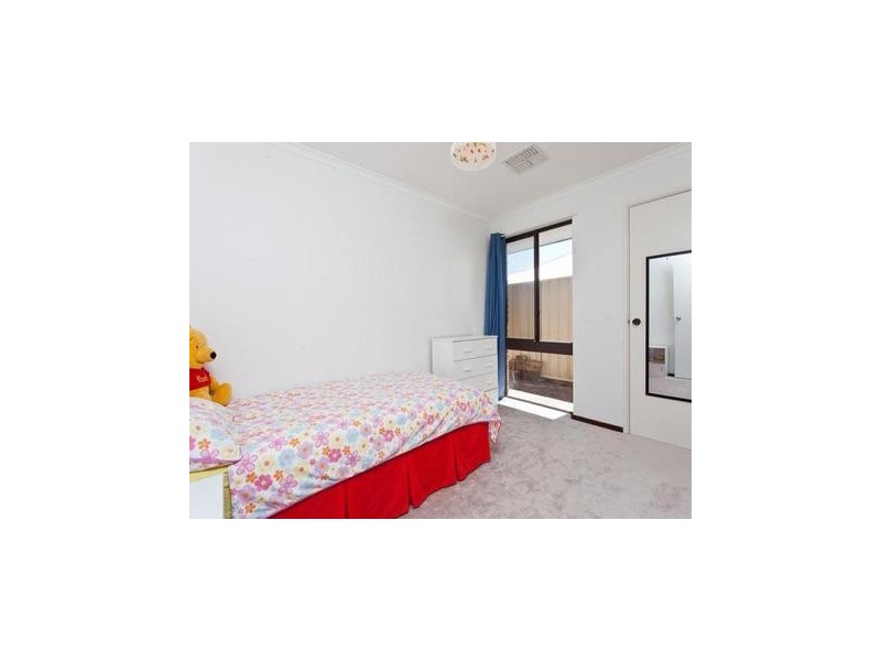 9 Holmesfield Crescent, Carine WA 6020