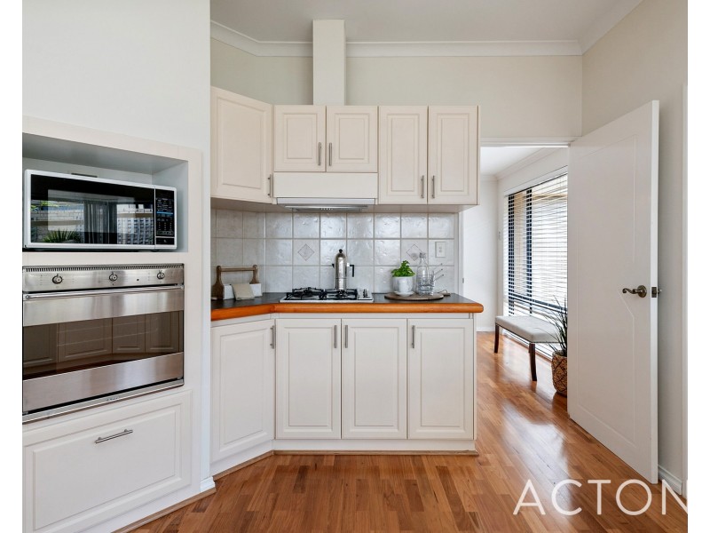 19 Richardson Road, Coogee WA 6166