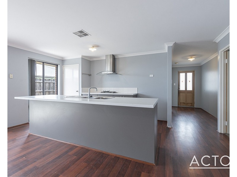 4 Board Street, Yanchep WA 6035