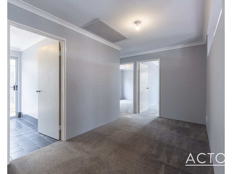 4 Board Street, Yanchep WA 6035