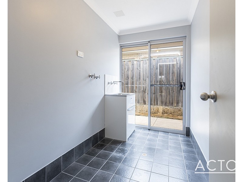 4 Board Street, Yanchep WA 6035