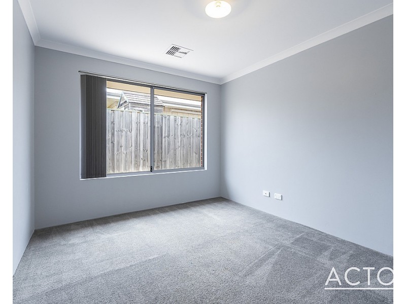 4 Board Street, Yanchep WA 6035