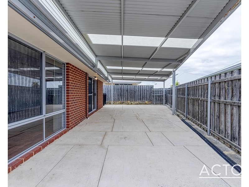 4 Board Street, Yanchep WA 6035