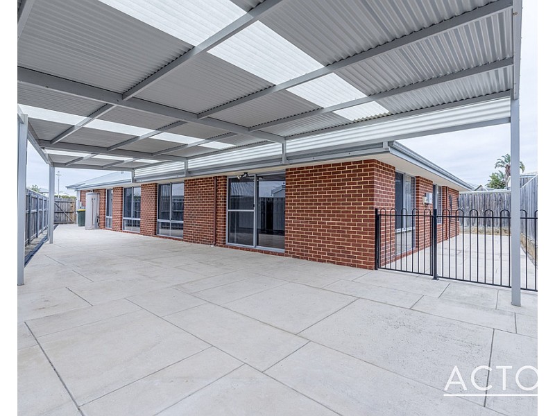 4 Board Street, Yanchep WA 6035