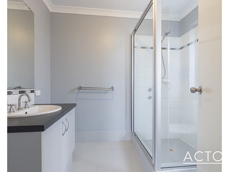 4 Board Street, Yanchep WA 6035