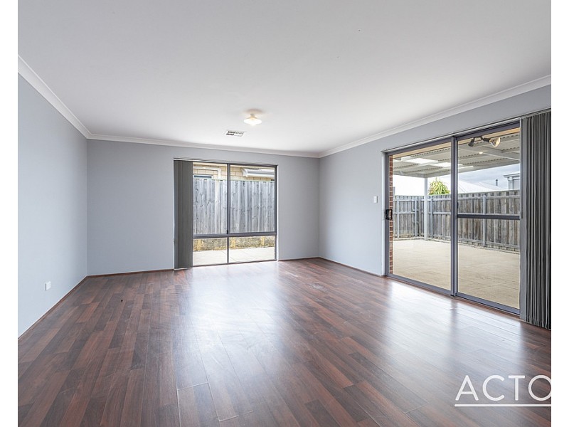 4 Board Street, Yanchep WA 6035