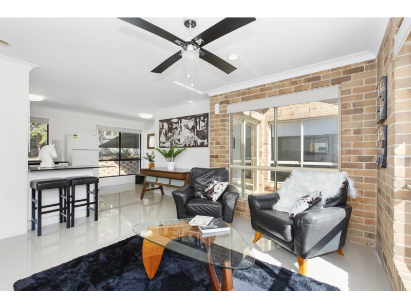 11 Lochlomond Drive, Banora Point NSW 2486