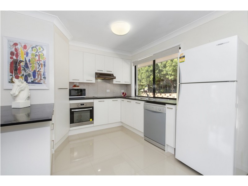 11 Lochlomond Drive, Banora Point NSW 2486