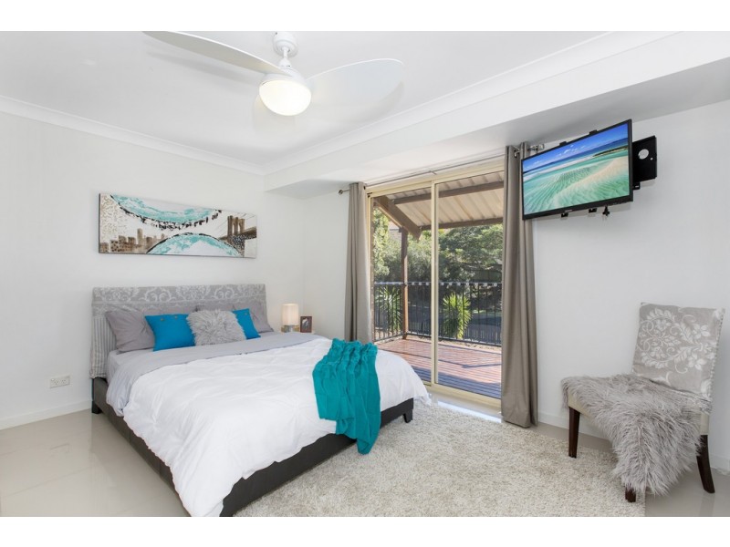 11 Lochlomond Drive, Banora Point NSW 2486