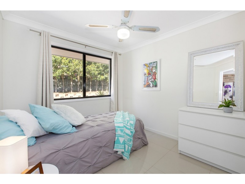 11 Lochlomond Drive, Banora Point NSW 2486