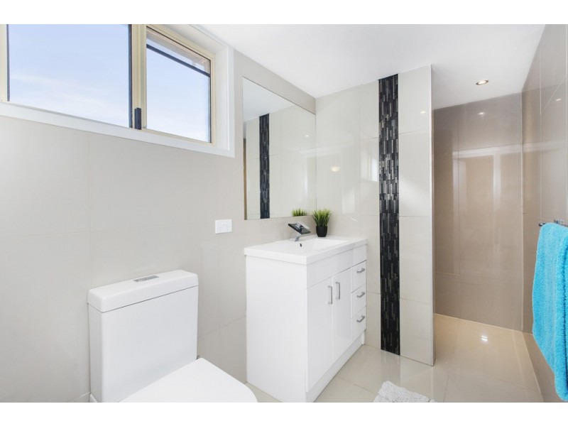 11 Lochlomond Drive, Banora Point NSW 2486