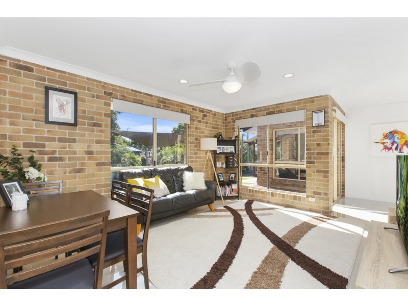 11 Lochlomond Drive, Banora Point NSW 2486