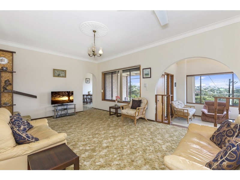 18 Cominan Avenue, Banora Point NSW 2486