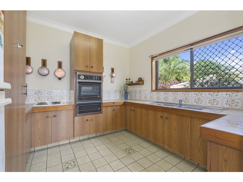 18 Cominan Avenue, Banora Point NSW 2486