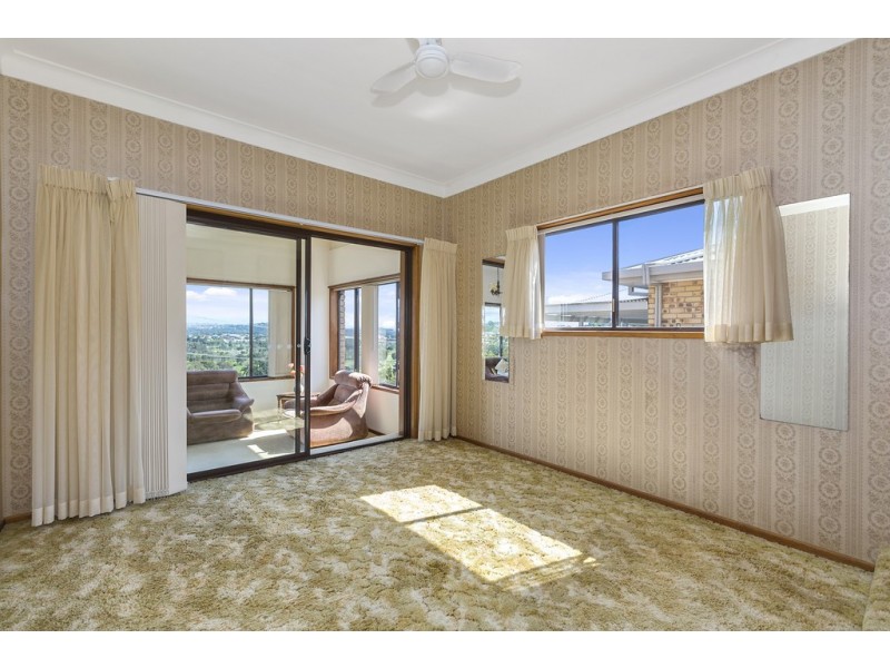 18 Cominan Avenue, Banora Point NSW 2486