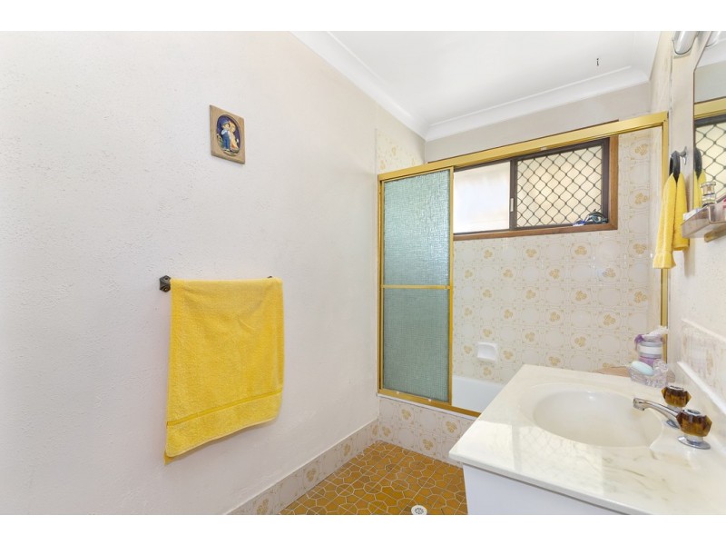 18 Cominan Avenue, Banora Point NSW 2486