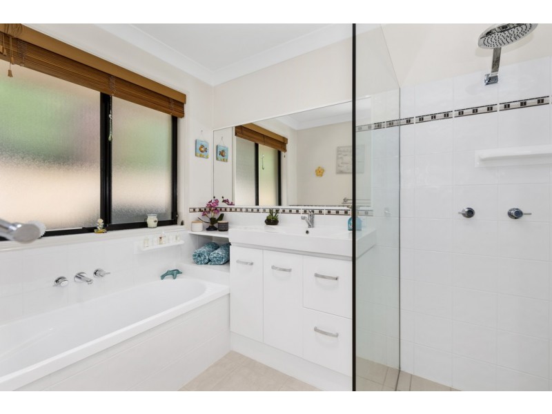 7 White Fig Court, Banora Point NSW 2486